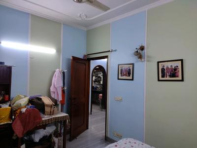 Bedroom Image of 1800 Sq.ft 3 BHK Builder Floor for sale in Tri Nagar New Delhi for Rs. 18000000