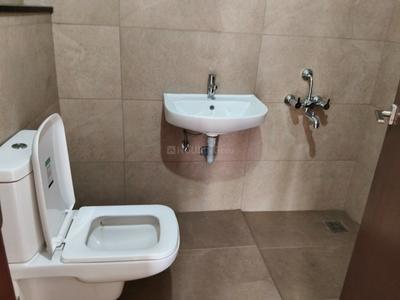 Bathroom Image of 1550 Sq.ft 3 BHK Apartment / Flat for rent in Arumbakkam Chennai for Rs. 45000
