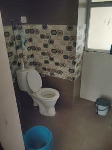 Bathroom Image of 1350 Sq.ft 3 BHK Apartment / Flat for rent in Rise Organic Homes Phase 1, Mahurali Ghaziabad for Rs. 30000