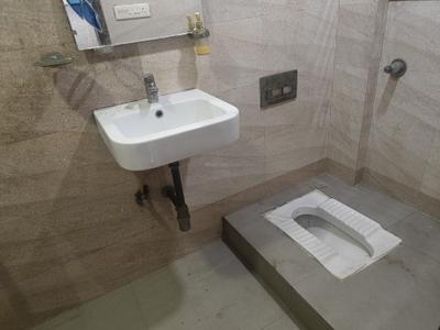 Maruti Radhamit Bathroom Two 4
