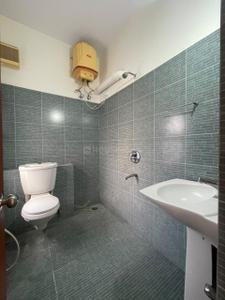 Bathroom Image of 2600 Sq.ft 3 BHK Apartment / Flat for rent in Jubilee Hills Hyderabad for Rs. 75000
