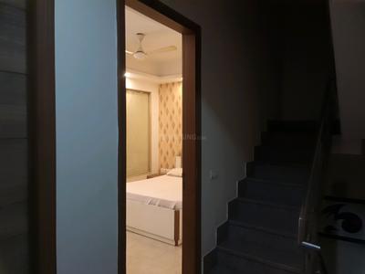 Main Entrance Image of 230 Sq.ft 1 RK Apartment / Flat for rent in DLF Phase 3 Gurgaon for Rs. 18500
