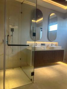 Bathroom Image of 12500 Sq.ft 5 BHK Villa for rent in Juhu Mumbai for Rs. 1200000