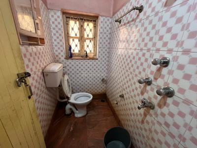 Bathroom Image of 2200 Sq.ft 6 BHK Independent House for sale in Tollygunge Kolkata for Rs. 19000000