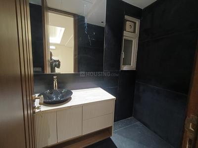 Bathroom Image of 2700 Sq.ft 4 BHK Builder Floor for sale in Safdarjung Enclave New Delhi for Rs. 87500000