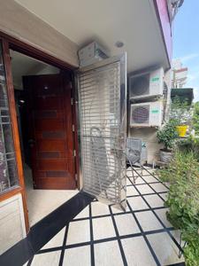 Balcony Image of 2900 Sq.ft 5 BHK Duplex for sale in Anand Vihar New Delhi for Rs. 50000000