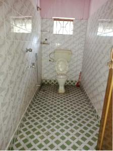 Bathroom Image of 700 Sq.ft 2 BHK Apartment / Flat for sale in Jadavpur Kolkata for Rs. 2600000
