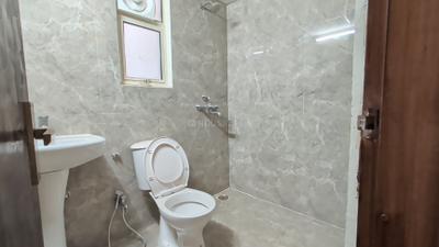 Image of 1490 Sq.ft 2.5 BHK Apartment / Flat for rent in Panchsheel Wellington, Crossings Republik, Ghaziabad for Rs. 24000