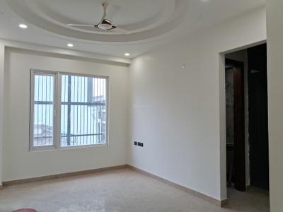Bedroom Image of 2430 Sq.ft 4 BHK Builder Floor for rent in Shakur Basti New Delhi for Rs. 85000