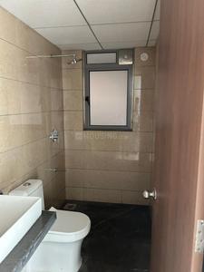 Bathroom Image of 900 Sq.ft 2 BHK Apartment / Flat for sale in Kalpataru Immensa, Thane West Thane for Rs. 15000000