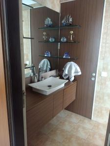 Bathroom Image of 800 Sq.ft 2 BHK Apartment / Flat for sale in Konark Amita CHS Ltd, Vile Parle East Mumbai for Rs. 28000000