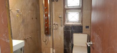 Bathroom Image of 3050 Sq.ft 6 BHK Apartment / Flat for sale in Fort Residency, Behala Kolkata for Rs. 18000000