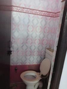 Bathroom Image of 600 Sq.ft 1 BHK Builder Floor for rent in Indirapuram Ghaziabad for Rs. 16000