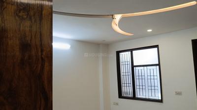 Bedroom Image of 1500 Sq.ft 3 BHK Builder Floor for sale in Pitampura New Delhi for Rs. 14500000