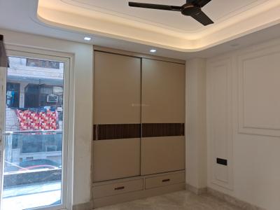 Bedroom Image of 1350 Sq.ft 3 BHK Builder Floor for sale in Paschim Vihar New Delhi for Rs. 26000000