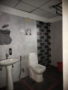 Bathroom Image of 1730 Sq.ft 3 BHK Apartment / Flat for rent in Paramount Golfforeste Villas, Surajpur Greater Noida for Rs. 21000