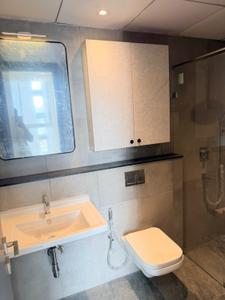 Bathroom Image of 5000 Sq.ft 4 BHK Independent House for rent in Neelankarai Chennai for Rs. 195000