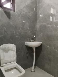Bedroom Three Image of 1500 Sq.ft 3 BHK Apartment / Flat for sale in Krishna Elite Homes, Noida Extension Greater Noida for Rs. 5750000