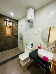 Image of 5000 Sq.ft 4 BHK Independent House for rent in DLF Phase 3, Gurgaon for Rs. 90000