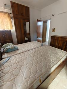 Bedroom Image of 1100 Sq.ft 2 BHK Apartment / Flat for rent in DDA RWA Munirka DDA Flats, Vasant Vihar New Delhi for Rs. 50000
