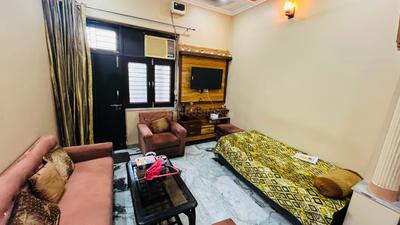 Bedroom Image of 1250 Sq.ft 3 BHK Builder Floor for sale in Vasundhara Ghaziabad for Rs. 8500000