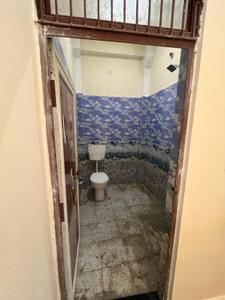 Bathroom Image of 1000 Sq.ft 1 BHK Builder Floor for rent in Andawa Allahabad for Rs. 7000
