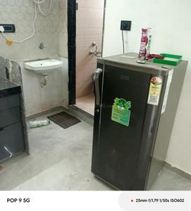 Bathroom Image of 750 Sq.ft 1 BHK Apartment / Flat for rent in Bhatha Surat for Rs. 15000