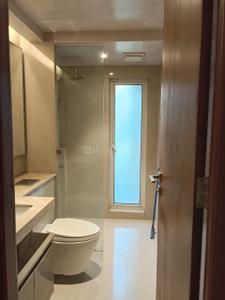 Bathroom Image of 1375 Sq.ft 3 BHK Apartment / Flat for sale in Hiranandani Meadows, Thane West Thane for Rs. 35000000