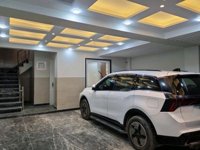 Car Garage Image of 2500 Sq.ft 5 BHK Independent House for sale in Dwarka Mor New Delhi for Rs. 25000000
