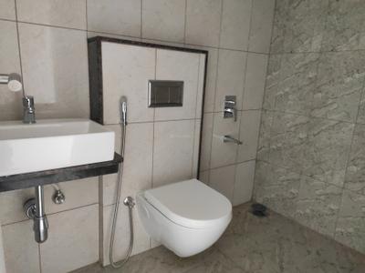 Bathroom Image of 550 Sq.ft 1 BHK Apartment / Flat for sale in Godrej Green Vistas, Mahalunge Pune for Rs. 5300000