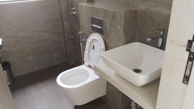 Image of 819 Sq.ft 2 BHK Apartment / Flat for sale in Dadar East, Mumbai for Rs. 47000000