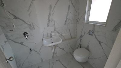Bathroom Image of 560 Sq.ft 1 BHK Apartment / Flat for rent in Swastik Platinum, Vikhroli East Mumbai for Rs. 40000