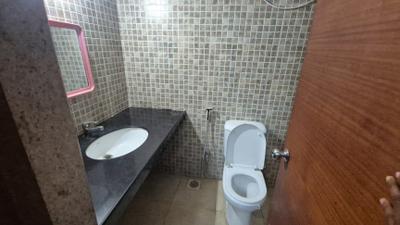 Iris Society Bathroom One 4