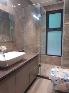 Common Bathroom Image of 2600 Sq.ft 4 BHK Builder Floor for sale in DLF Phase 1 Gurgaon for Rs. 49500000