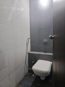 Common Bathroom Two Image of 630 Sq.ft 1.5 BHK Apartment / Flat for rent in Majestique Palm Atlantis, Wagholi Pune for Rs. 15500