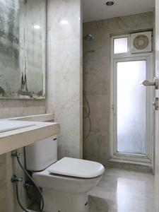 Common Bathroom Image of 1500 Sq.ft 3 BHK Apartment / Flat for rent in Hiranandani Rodas Enclave, Hiranandani Estate Thane for Rs. 83000