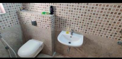Bathroom Image of 1700 Sq.ft 3 BHK Apartment / Flat for rent in Mithanpura Muzaffarpur for Rs. 35000
