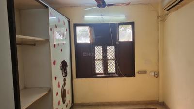 Bedroom Image of 1850 Sq.ft 3 BHK Builder Floor for rent in Model Town New Delhi for Rs. 45000