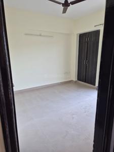 Bedroom Image of 1400 Sq.ft 3 BHK Apartment / Flat for rent in Sethi Max Royal, Sector 76 Noida for Rs. 33000