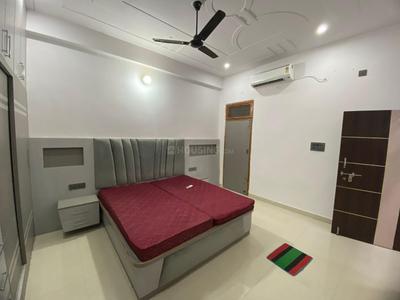 Bedroom Image of 2500 Sq.ft 9 BHK Apartment / Flat for rent in Ahmamau Lucknow for Rs. 120000