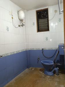 Bathroom Image of 800 Sq.ft 2 BHK Independent House for rent in Karve Nagar Pune for Rs. 30000