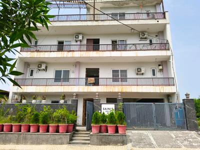 Building Image of 350 Sq.ft 1 RK Builder Floor for rent in DLF Phase 5 Gurgaon for Rs. 25000