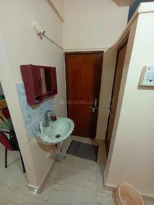 Bathroom Image of 650 Sq.ft 2.5 BHK Apartment / Flat for rent in Ambazari Nagpur for Rs. 20000