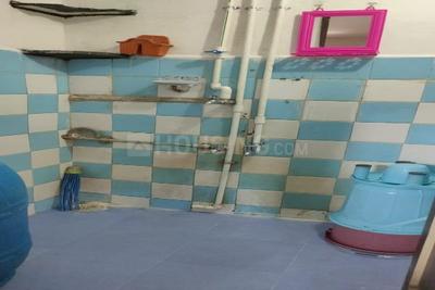Bathroom Image of 350 Sq.ft 1 BHK Apartment / Flat for rent in Yerawada Pune for Rs. 16000