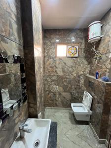Image of 1000 Sq.ft 3 BHK Builder Floor for rent in Shalimar Bagh, New Delhi for Rs. 40000