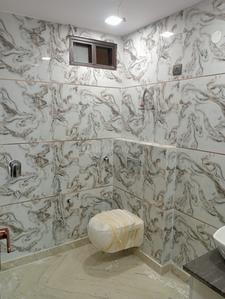 Bathroom Image of 850 Sq.ft 2 BHK Builder Floor for sale in Shalimar Bagh New Delhi for Rs. 11000000