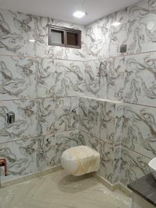 Bathroom Image of 850 Sq.ft 3 BHK Builder Floor for sale in Shalimar Bagh New Delhi for Rs. 14000000