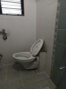 Common Bathroom Image of 1000 Sq.ft 2 BHK Apartment / Flat for rent in Magarpatta Iris, Magarpatta City Pune for Rs. 37000