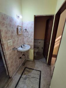 Bedroom Image of 1200 Sq.ft 2 BHK Independent House for rent in Sector 19 Noida for Rs. 32000
