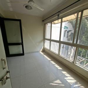 Balcony Image of 1200 Sq.ft 2 BHK Apartment / Flat for rent in Batla Apartments, Patparganj New Delhi for Rs. 40000